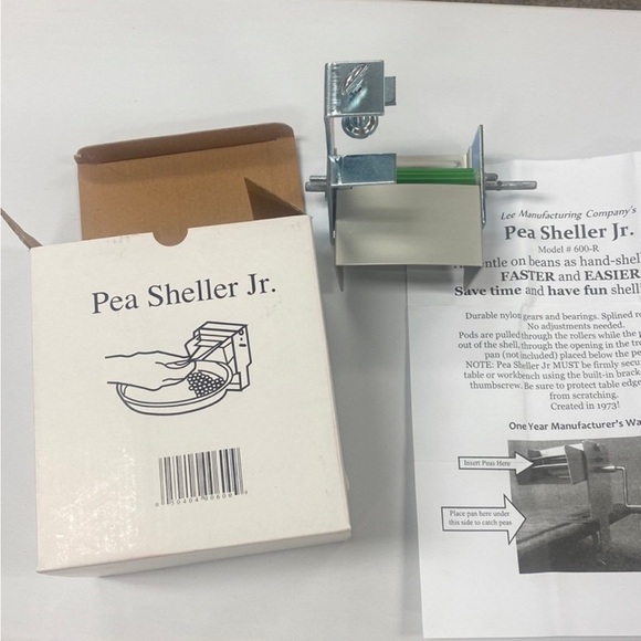 NWT PEA SHELLER JR with a Crown royal flask - Picture 4 of 9